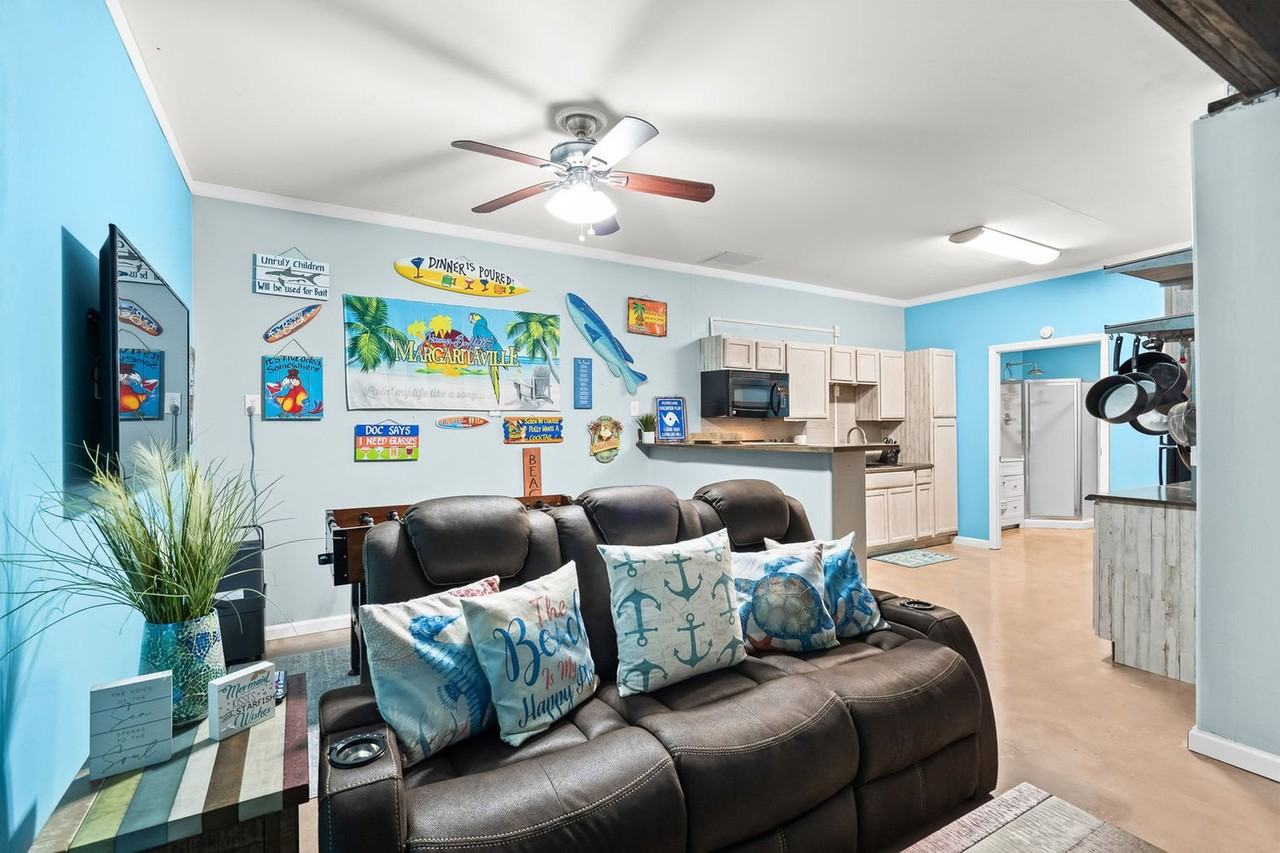 306 Pine St S #1521900P - Photo 7 of 50