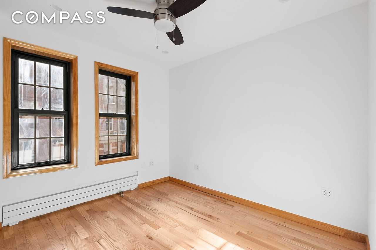 205 W 10th St #2B - Photo 6 of 7