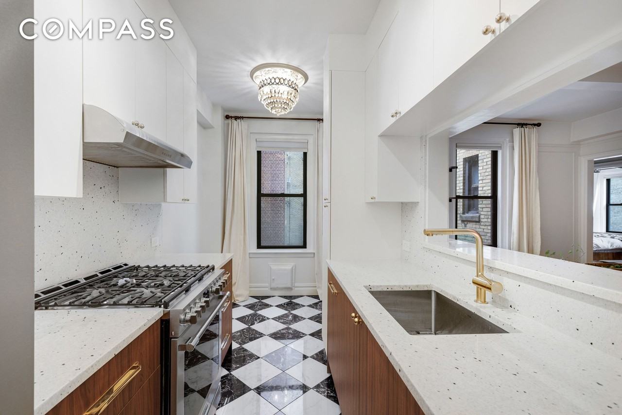 321 W 90th St #6F - Photo 4 of 9