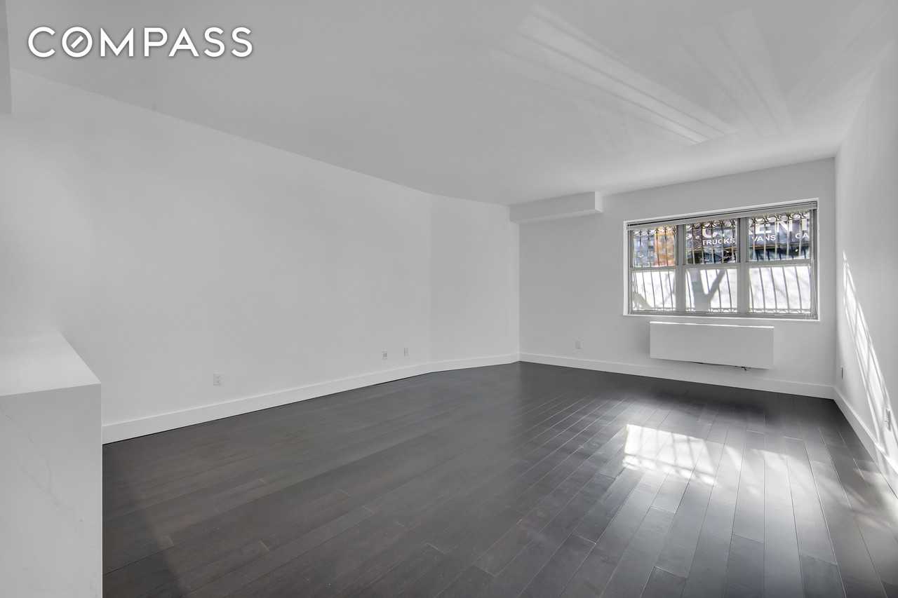 516 W 47th St #S1B - Photo 2 of 16