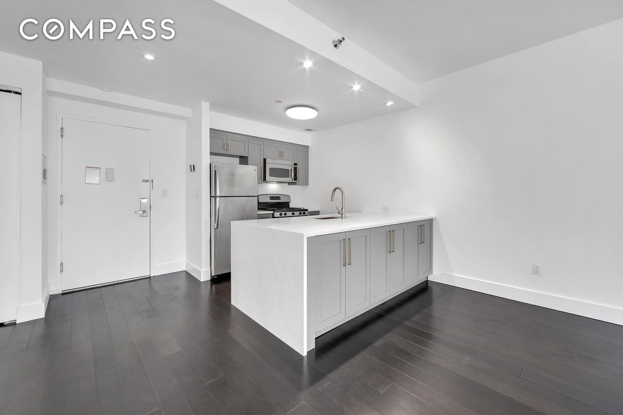 516 W 47th St #S1B - Photo 5 of 16