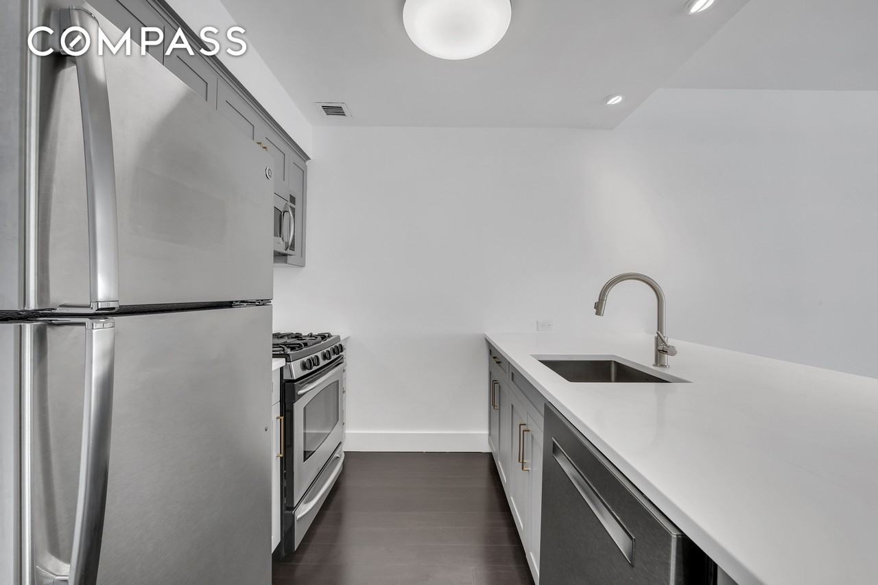 516 W 47th St #S1B - Photo 6 of 16