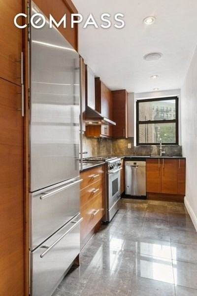 15934 Riverside Dr W #4J - Photo 3 of 16