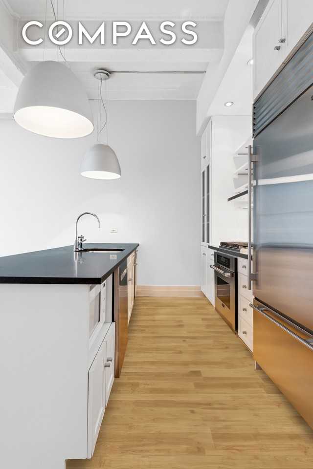 70 Washington St #4U - Photo 3 of 14