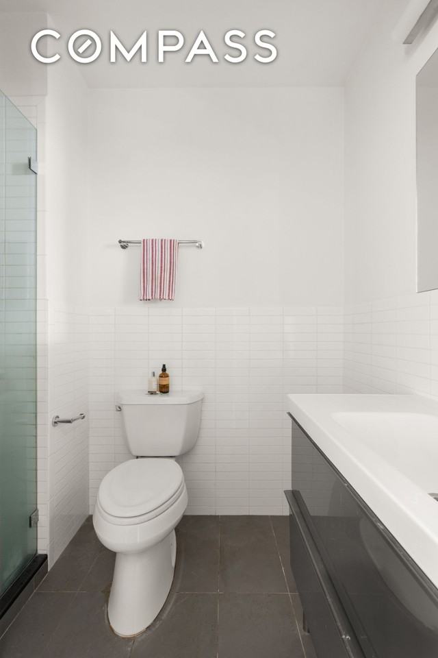 721 Metropolitan Ave #4L - Photo 6 of 6
