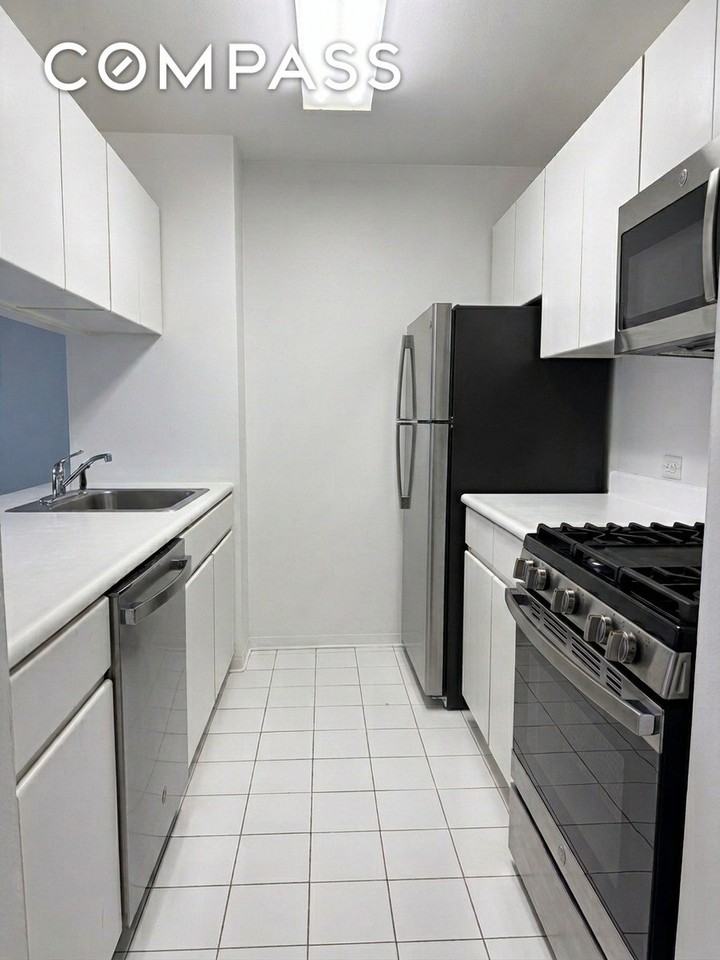 250 S End Ave #9A - Photo 4 of 7