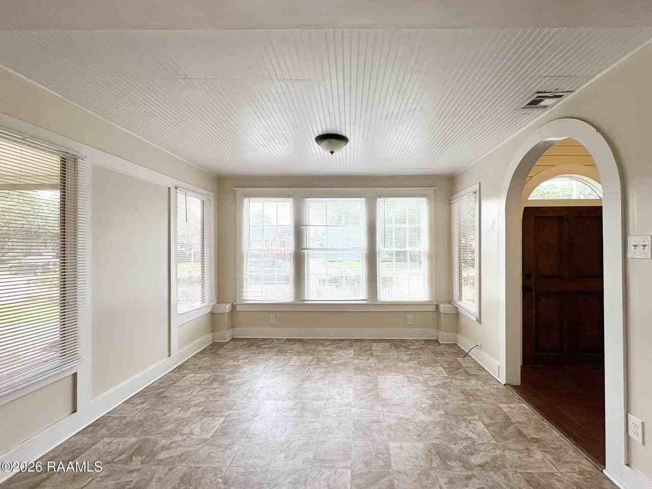 1114 W Congress St - Photo 4 of 18