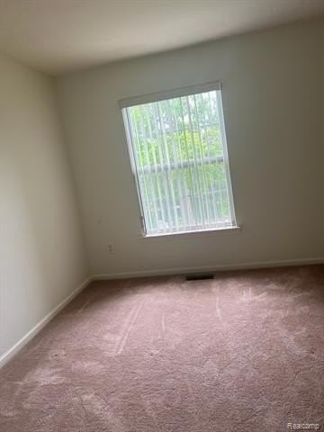 1342 Village Dr - Photo 5 of 9