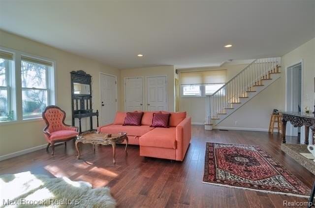 4115 Edgar Ave - Photo 4 of 21