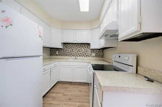 37313 Clubhouse Dr - Photo 7 of 23