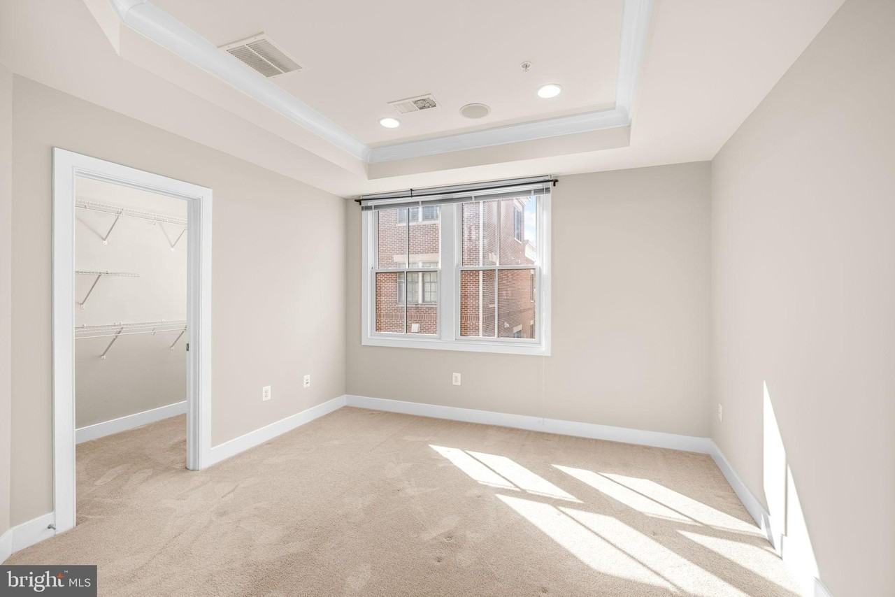 4458 Macarthur Blvd Nw - Photo 7 of 20
