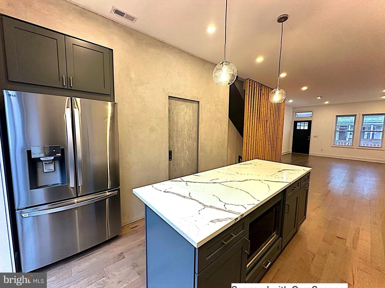 733 Gresham Pl Nw - Photo 4 of 15