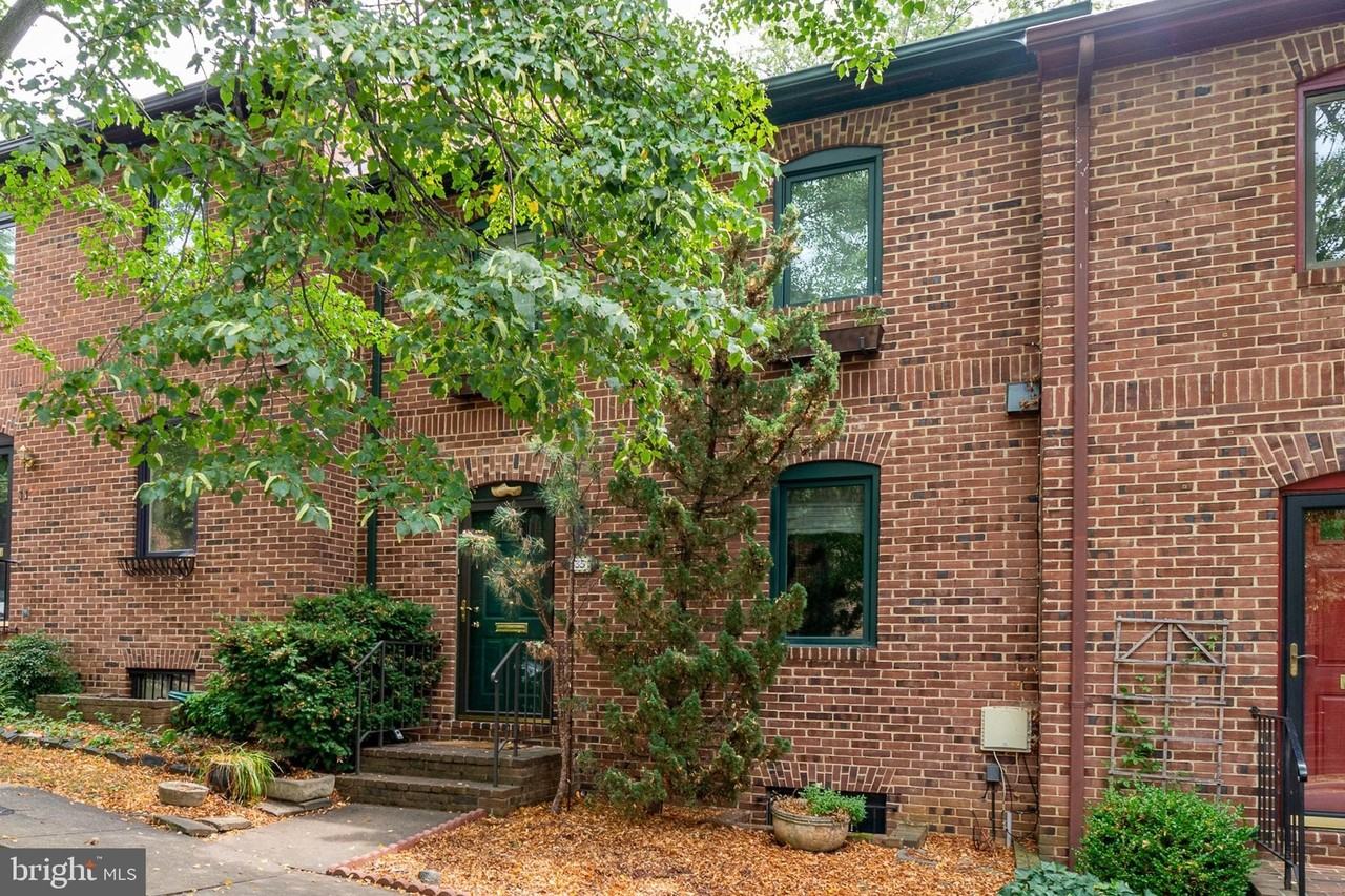 35 City Gate Ln - Photo 2 of 28