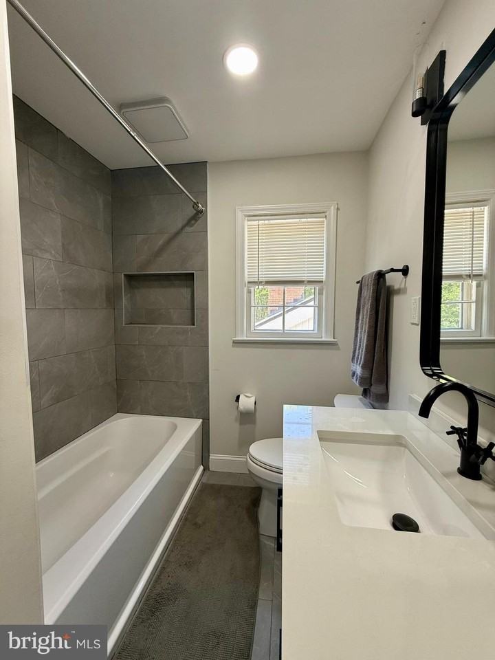 7302 Honeywell Ln - Photo 6 of 13