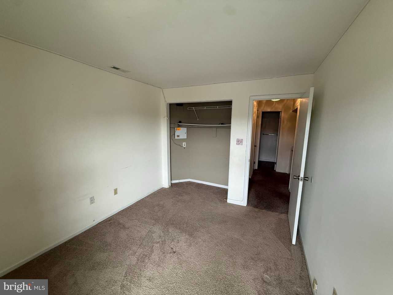 339 Georgia Ct - Photo 6 of 12