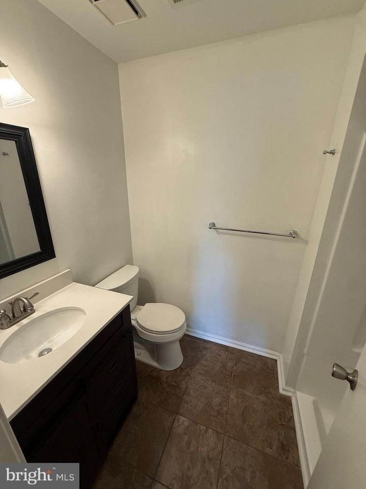 339 Georgia Ct - Photo 7 of 12
