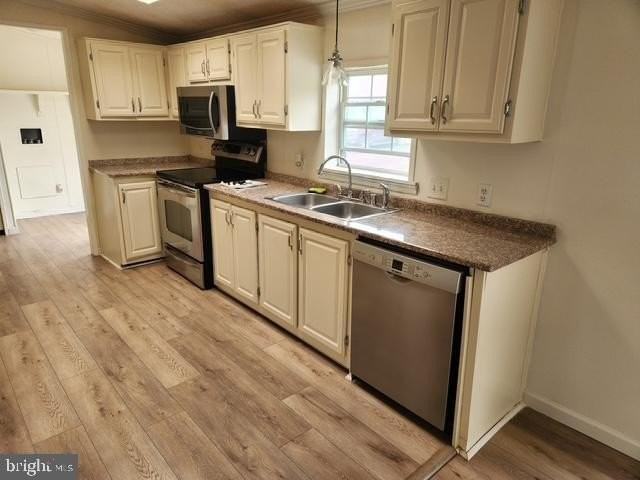 837 Callowhill Rd - Photo 5 of 23