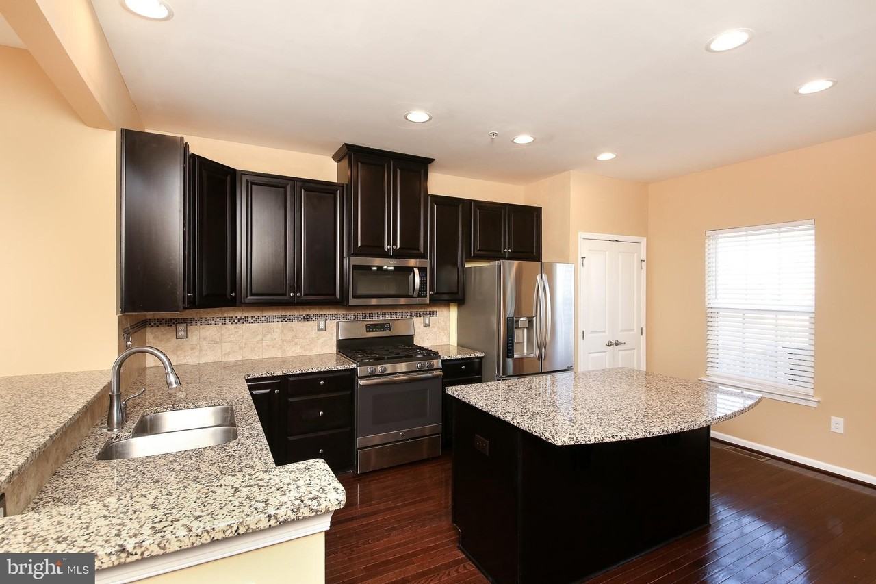 443 Arbor Blvd - Photo 4 of 21