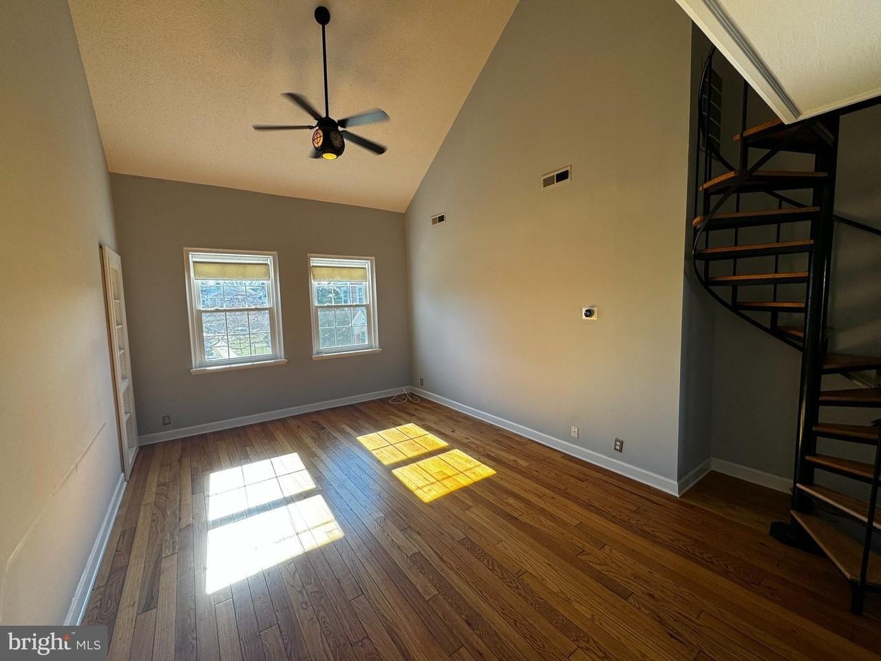 4629 36th St S #B1 - Photo 6 of 27