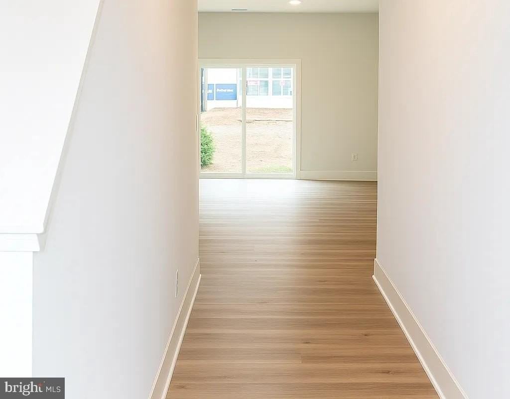 124 Manasquan Way - Photo 3 of 30