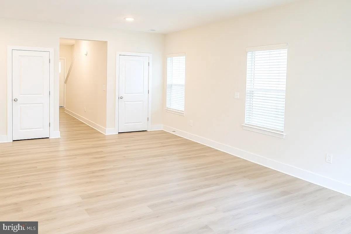 124 Manasquan Way - Photo 6 of 30