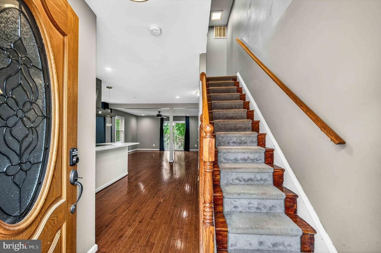 16611 Geddy Ct - Photo 3 of 32
