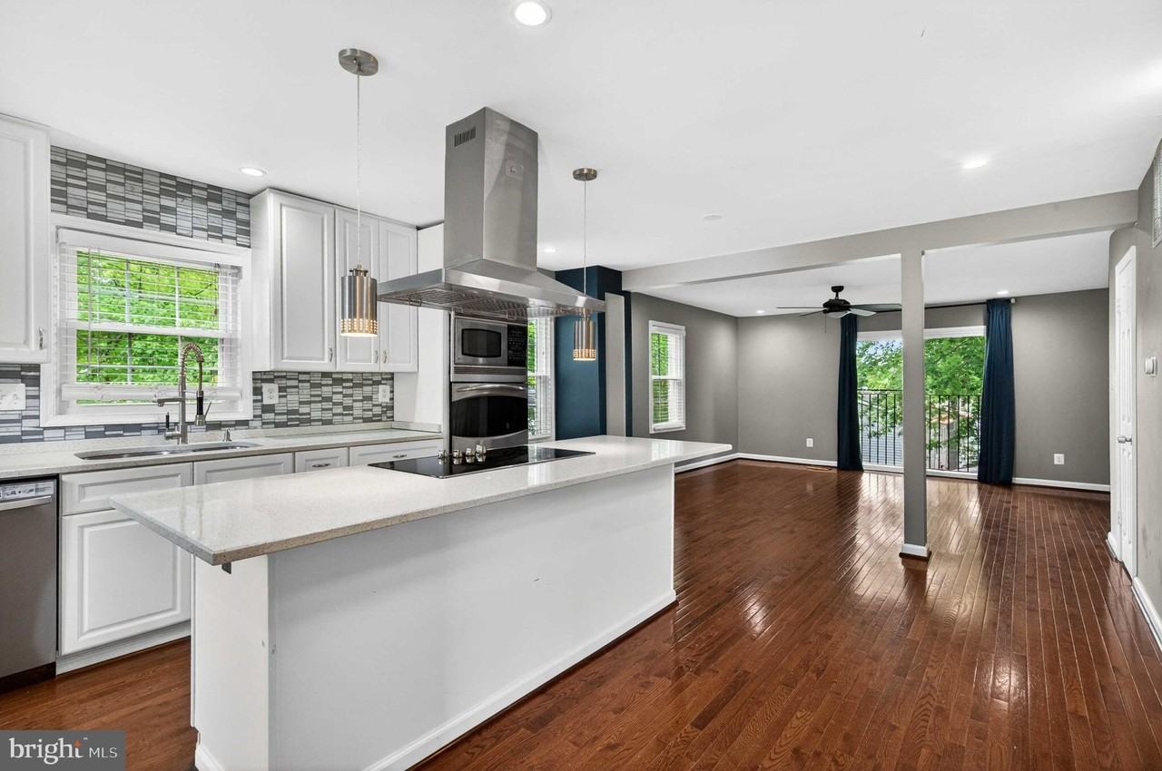 16611 Geddy Ct - Photo 6 of 32