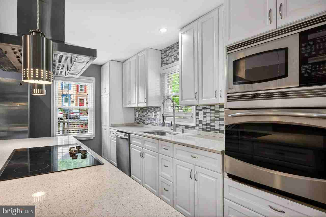 16611 Geddy Ct - Photo 7 of 32