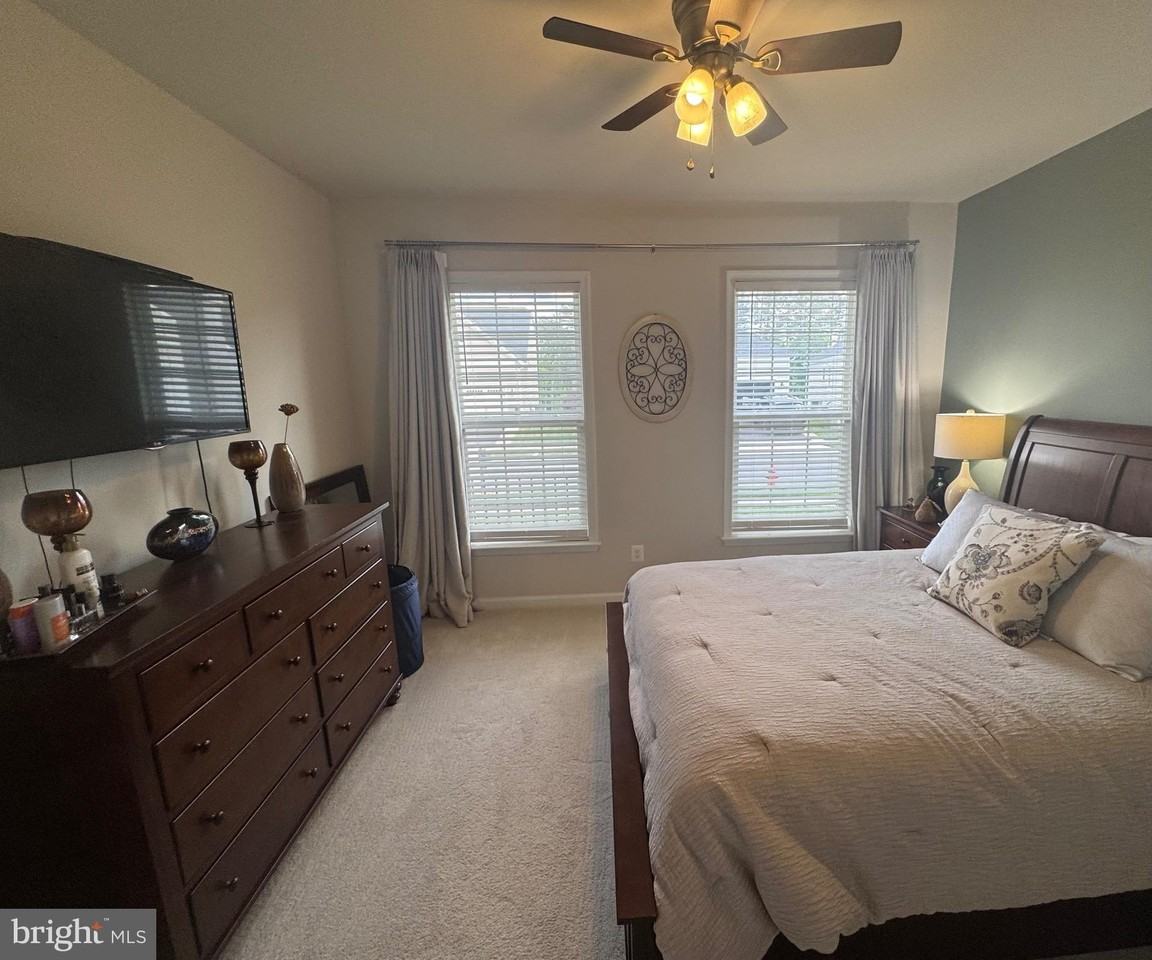 9825 White Oak Swamp Ct - Photo 7 of 31