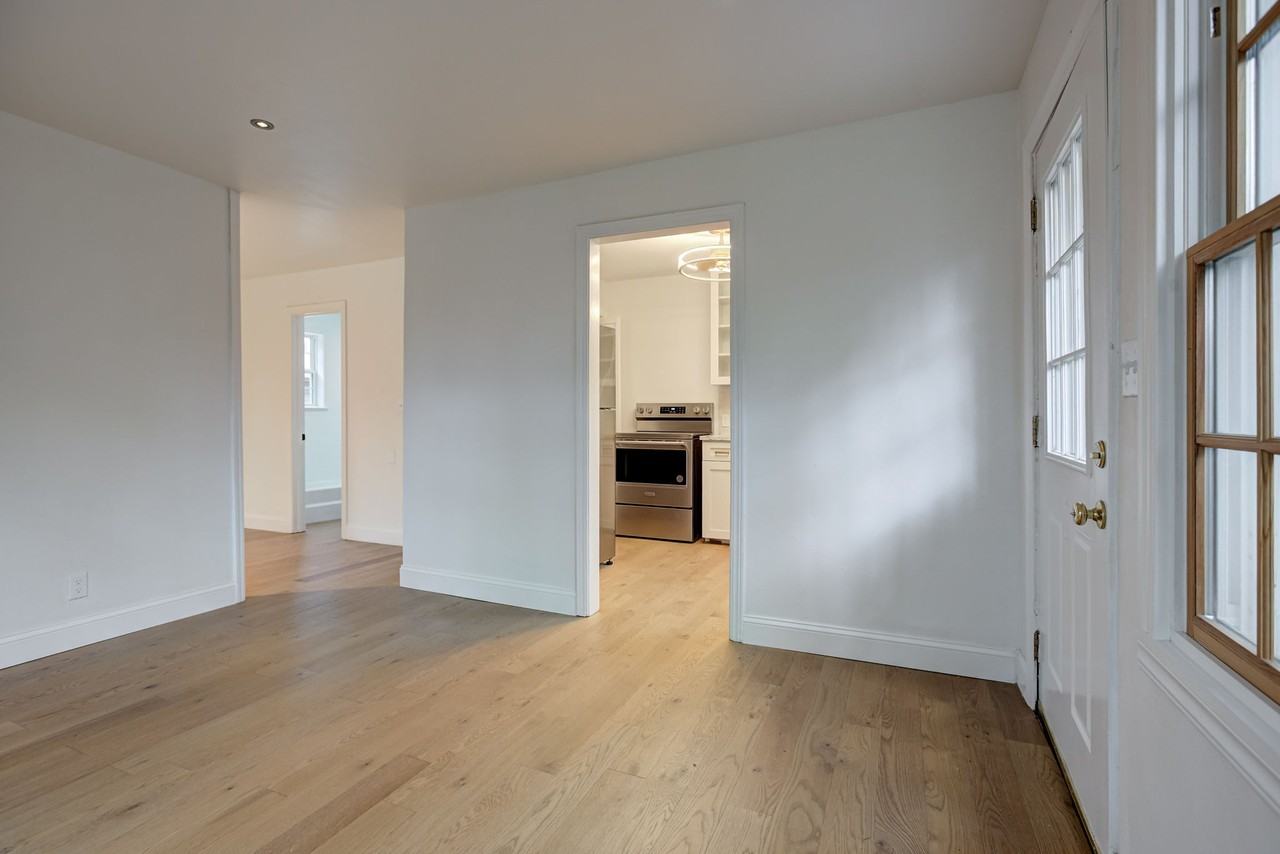 760 1/2 Jenkins Ave #1 - Photo 2 of 15