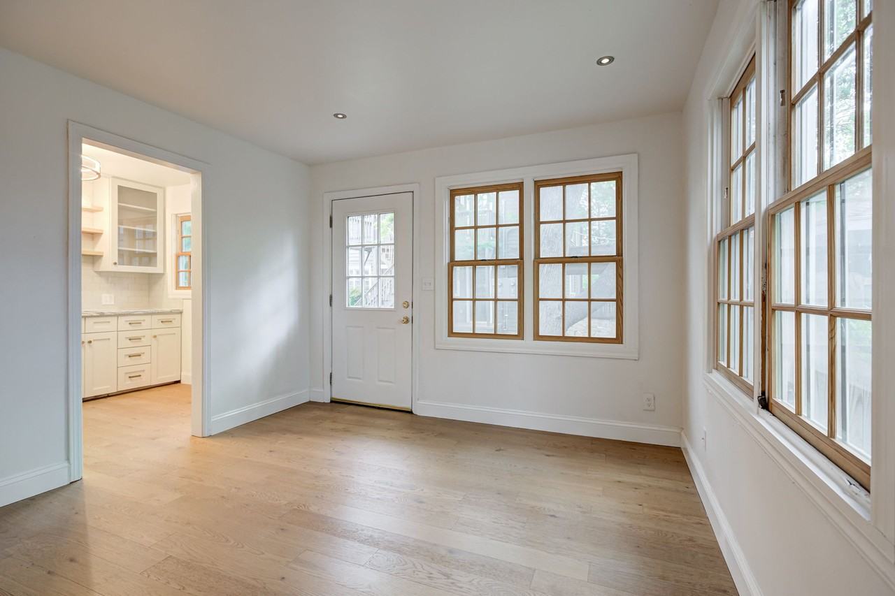 760 1/2 Jenkins Ave #1 - Photo 3 of 15