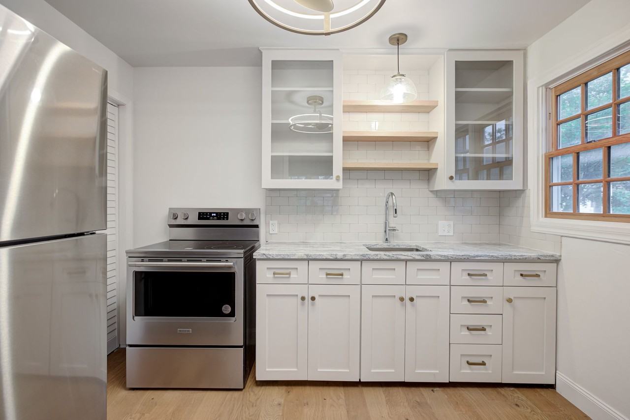 760 1/2 Jenkins Ave #1 - Photo 5 of 15