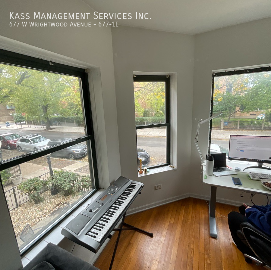 677-685.5 W Wrightwood Avenue - Photo 2 of 5