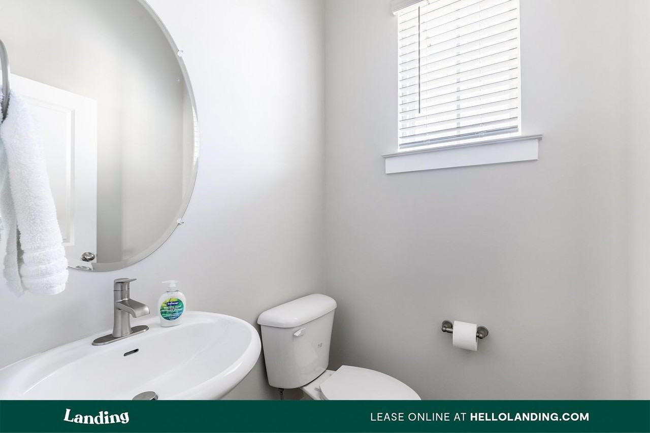 8840 Henry Road - Photo 5 of 50