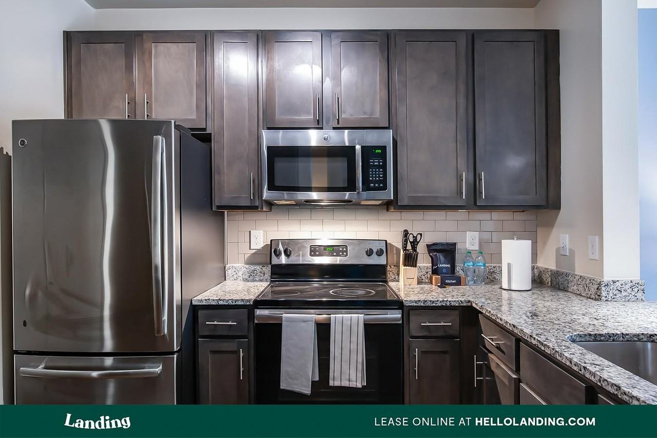9500 Williamsburg Plaza - Photo 4 of 50