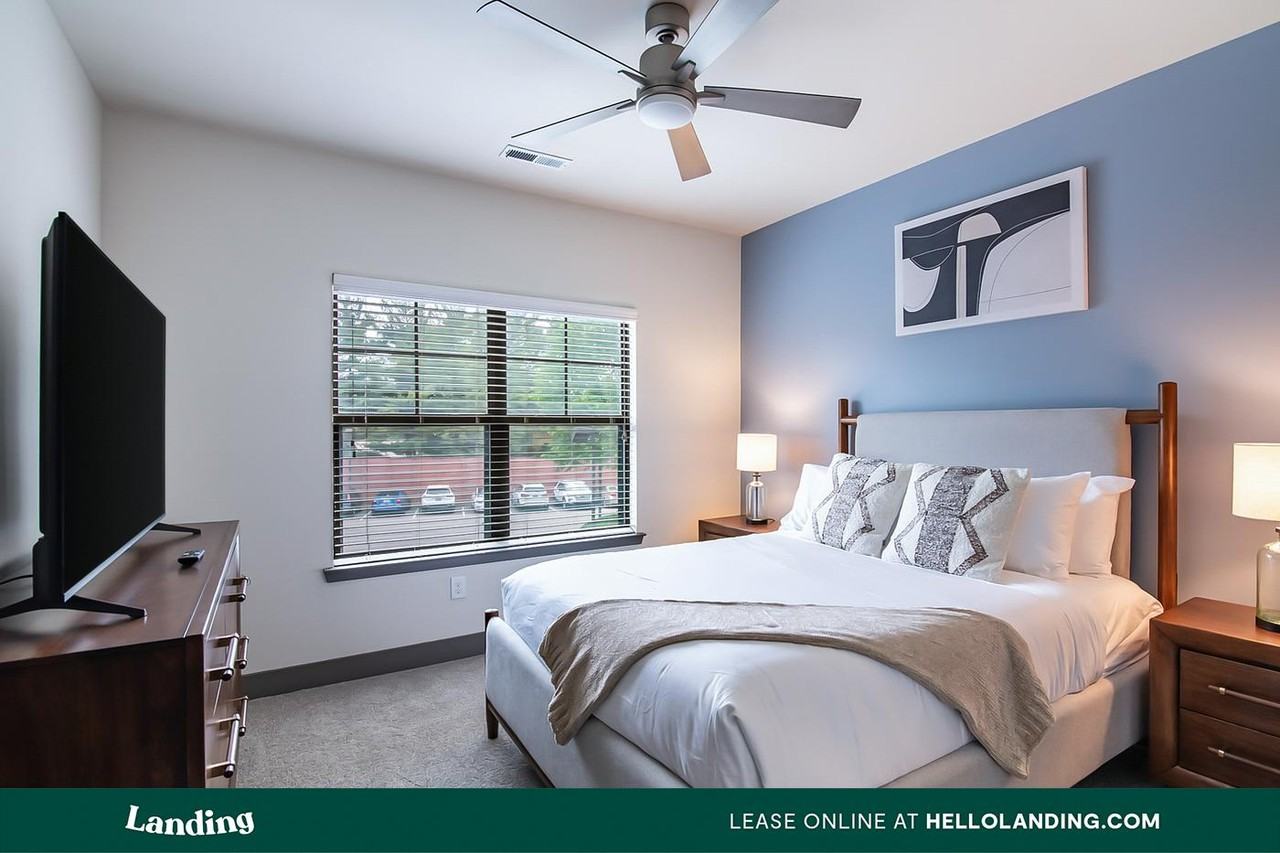 9500 Williamsburg Plaza - Photo 5 of 50