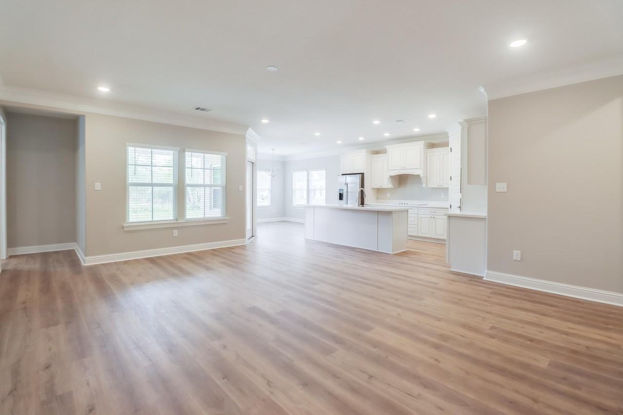 5809 Southwark Rd #1 - Photo 3 of 18