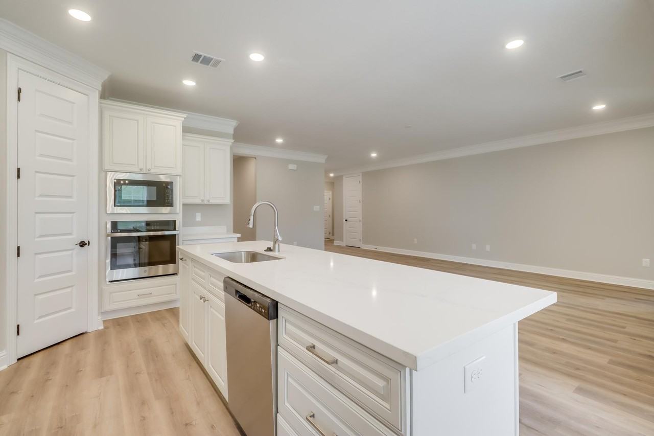 5809 Southwark Rd #1 - Photo 6 of 18
