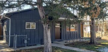 featured image of 204 E Emma St
