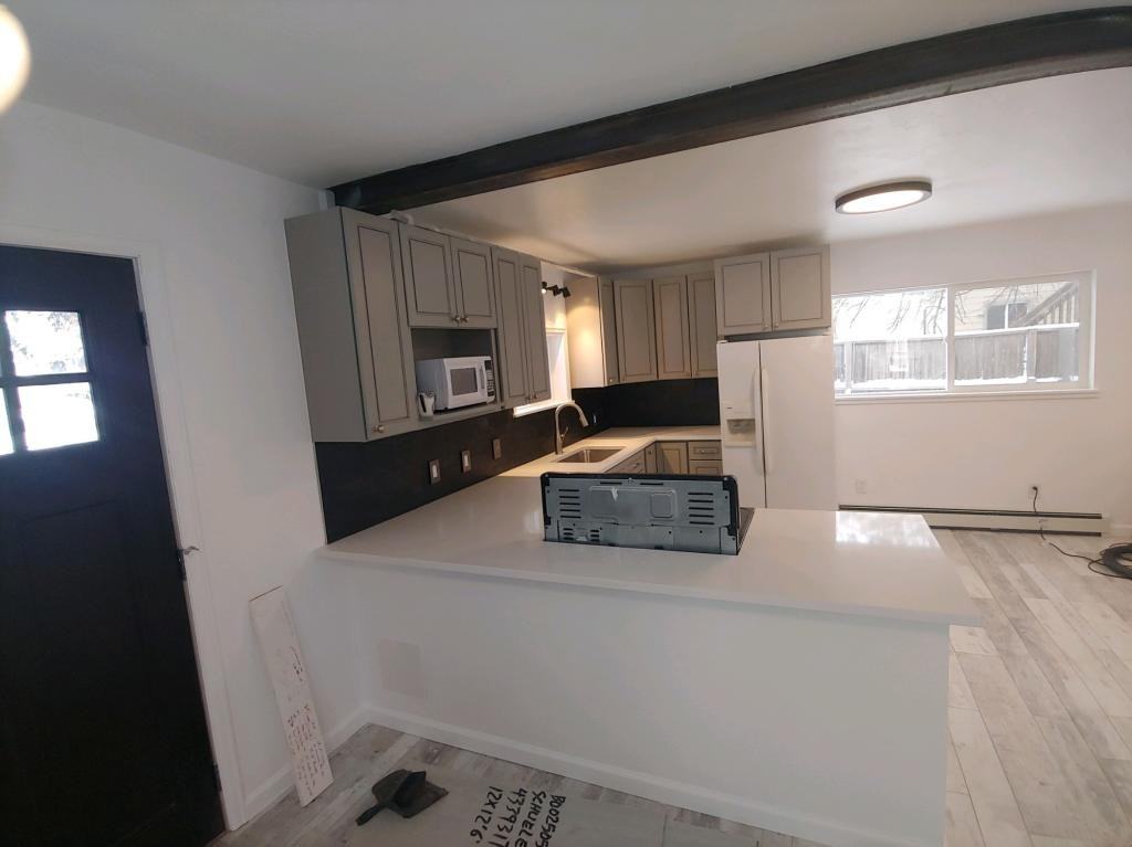 204 E Emma St - Photo 4 of 34