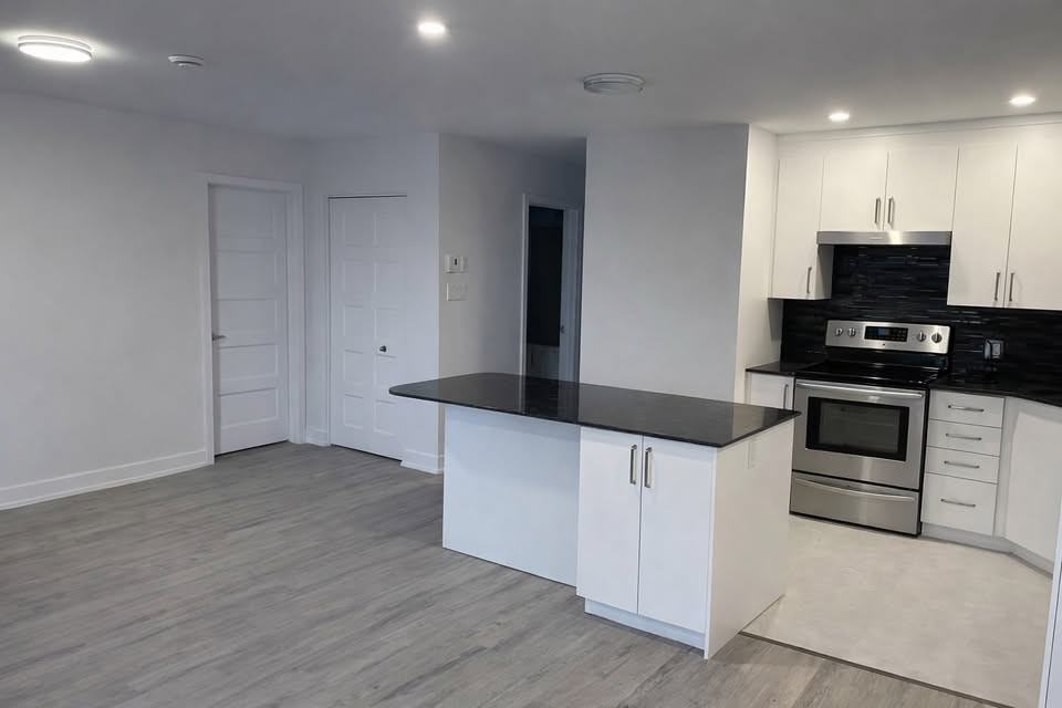 228 Chemin Freeman #B - Photo 2 of 10