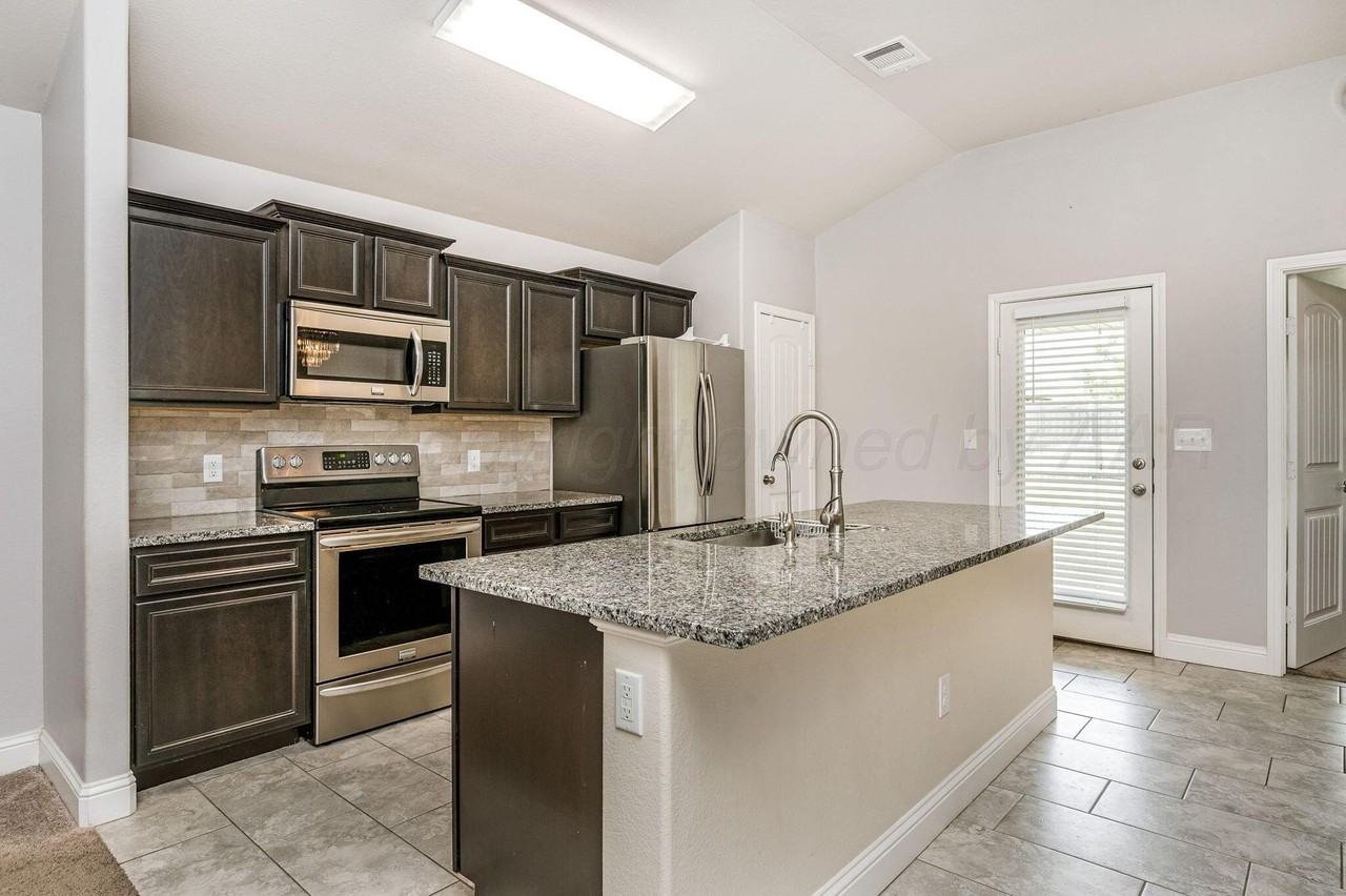 608 Lochridge - Photo 6 of 18
