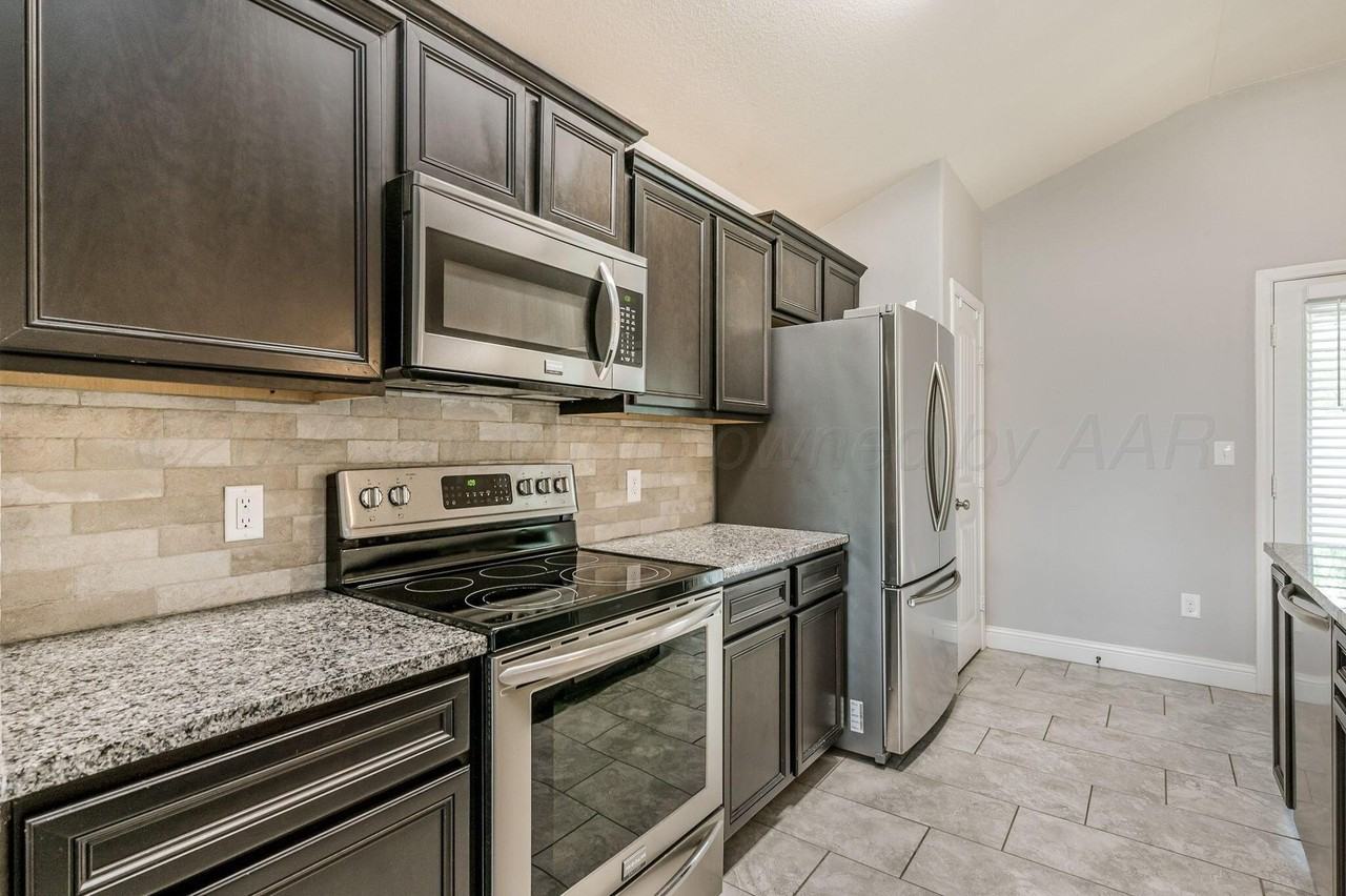 608 Lochridge - Photo 7 of 18