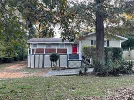 featured image of 2211 Powderhouse Rd Se