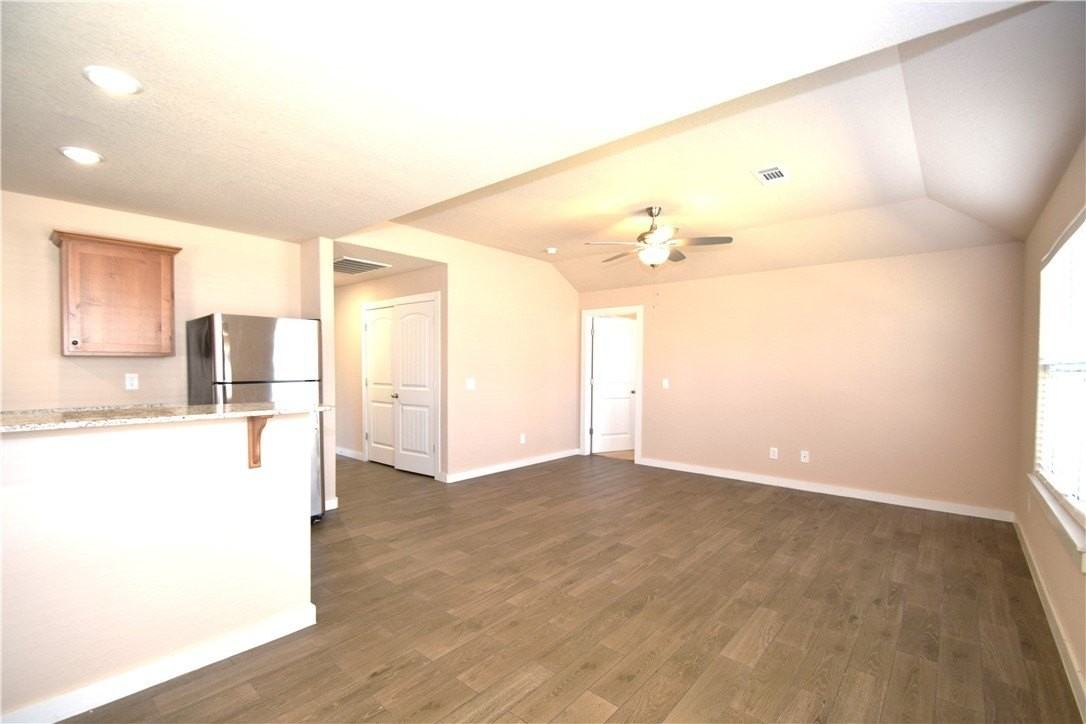 1572 Sandpiper St - Photo 7 of 20