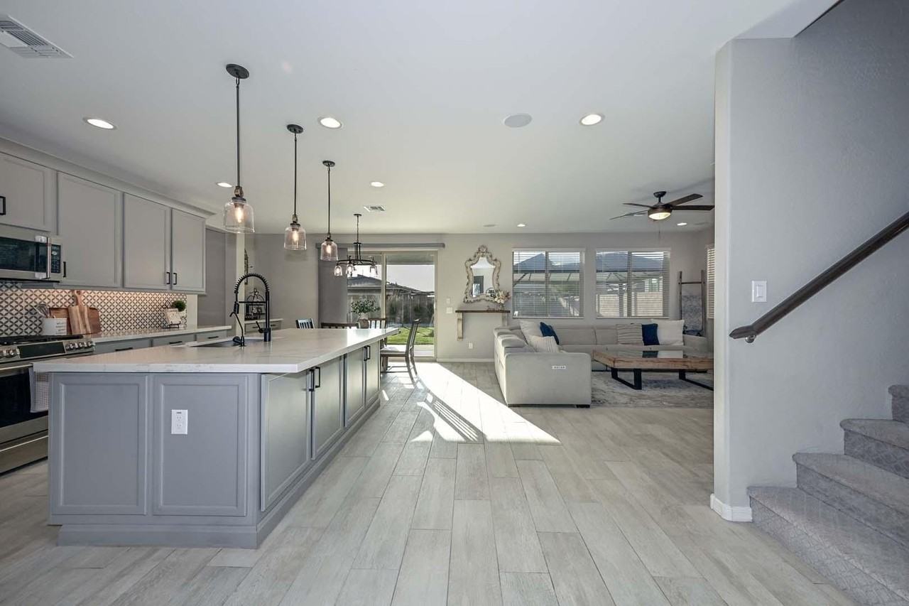 25756 N 140th Ln - Photo 5 of 50