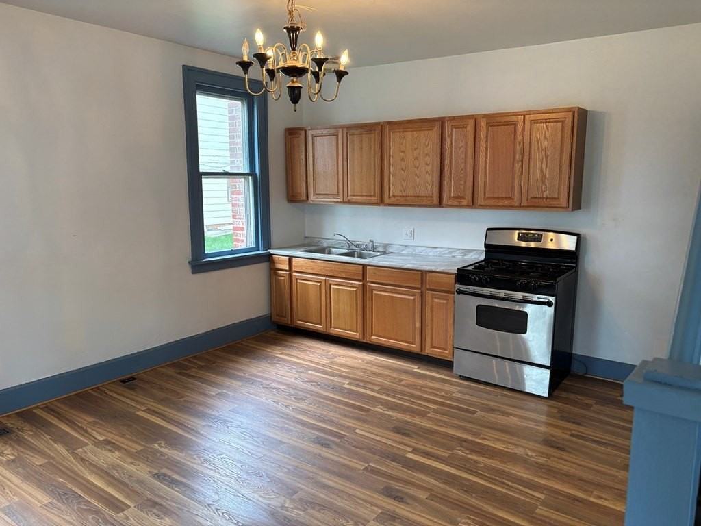 527 527 F South St Front - Photo 3 of 7