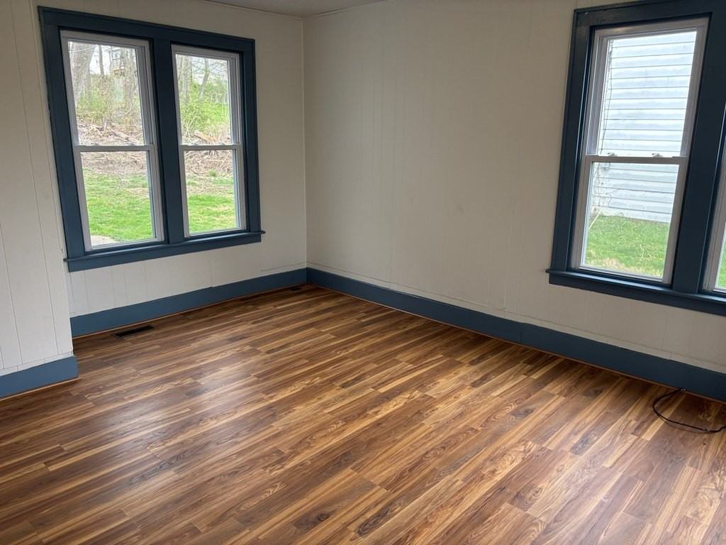 527 527 F South St Front - Photo 4 of 7