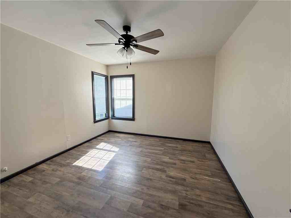 321 S Wanda Dr - Photo 5 of 12