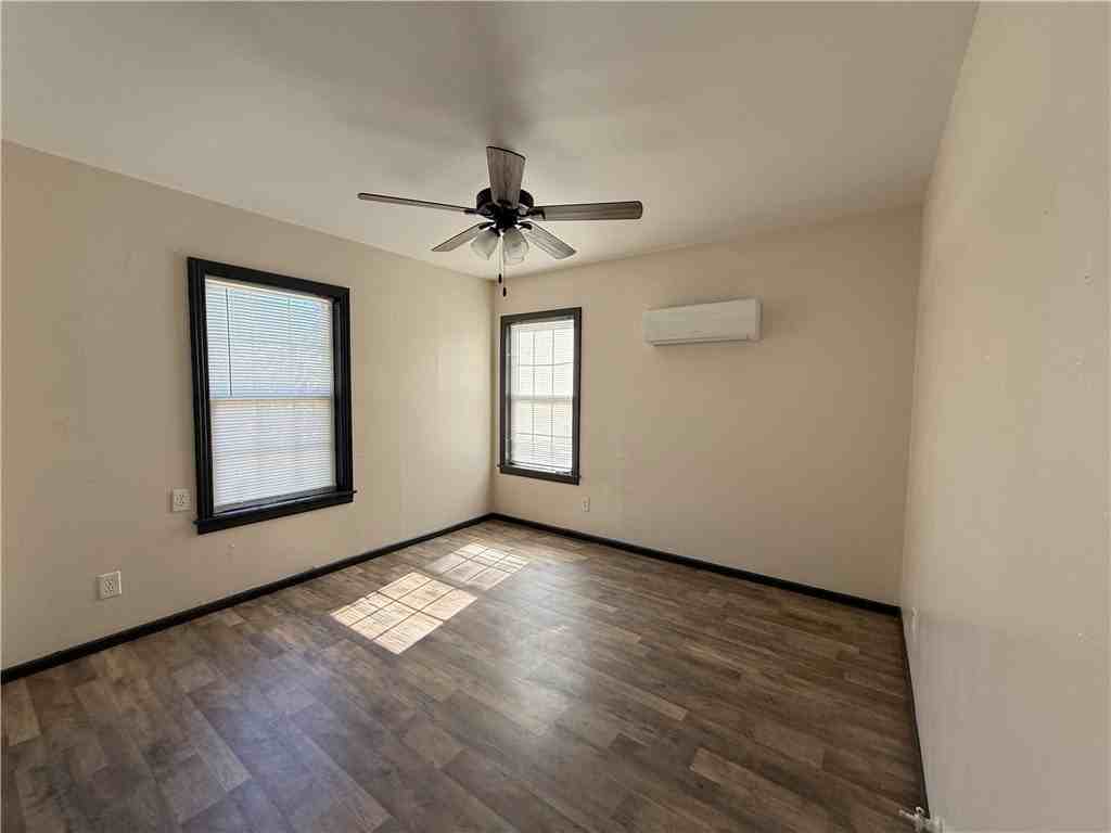 321 S Wanda Dr - Photo 6 of 12